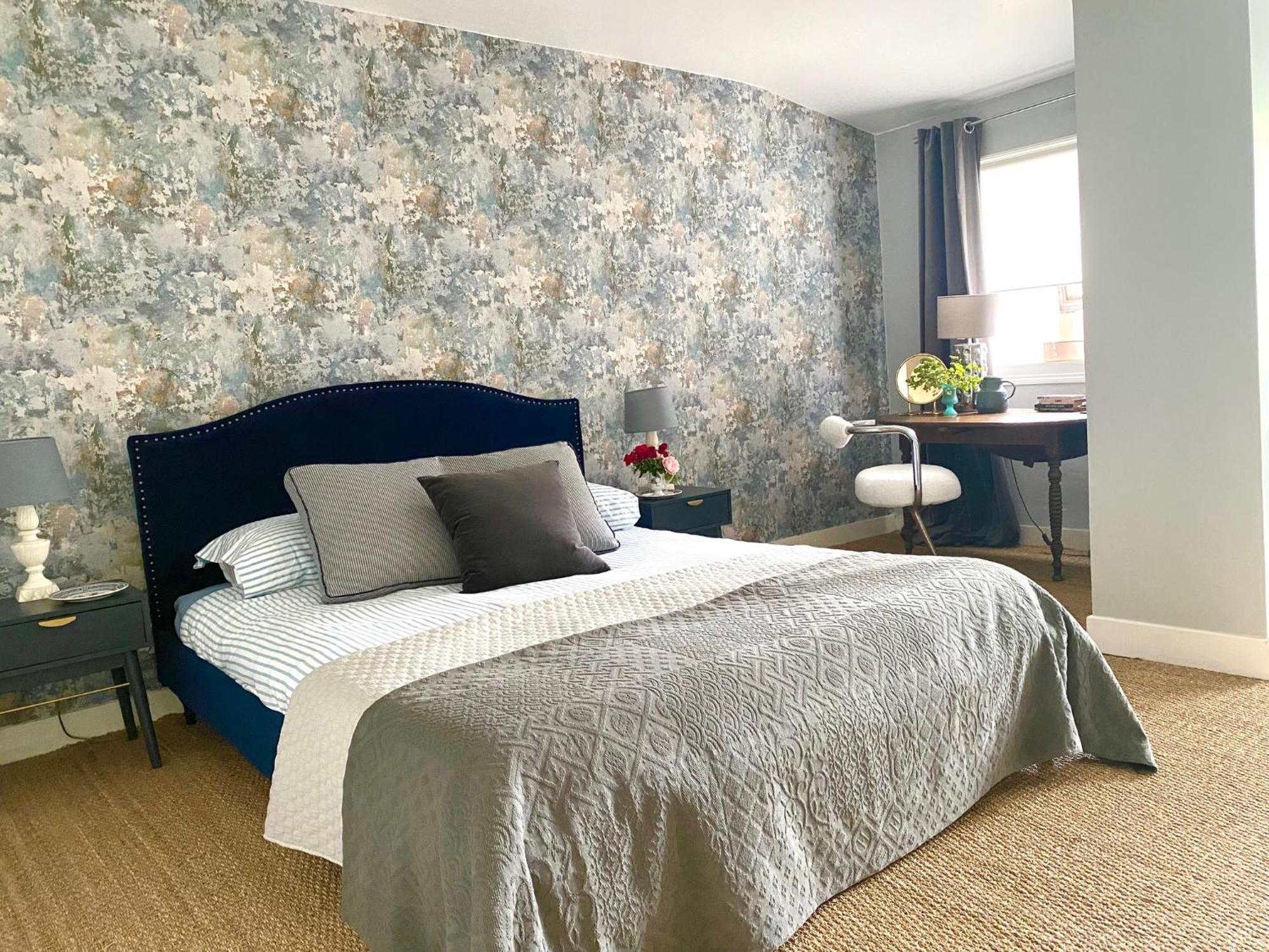 Chateau De Gouyas Bed & Breakfast