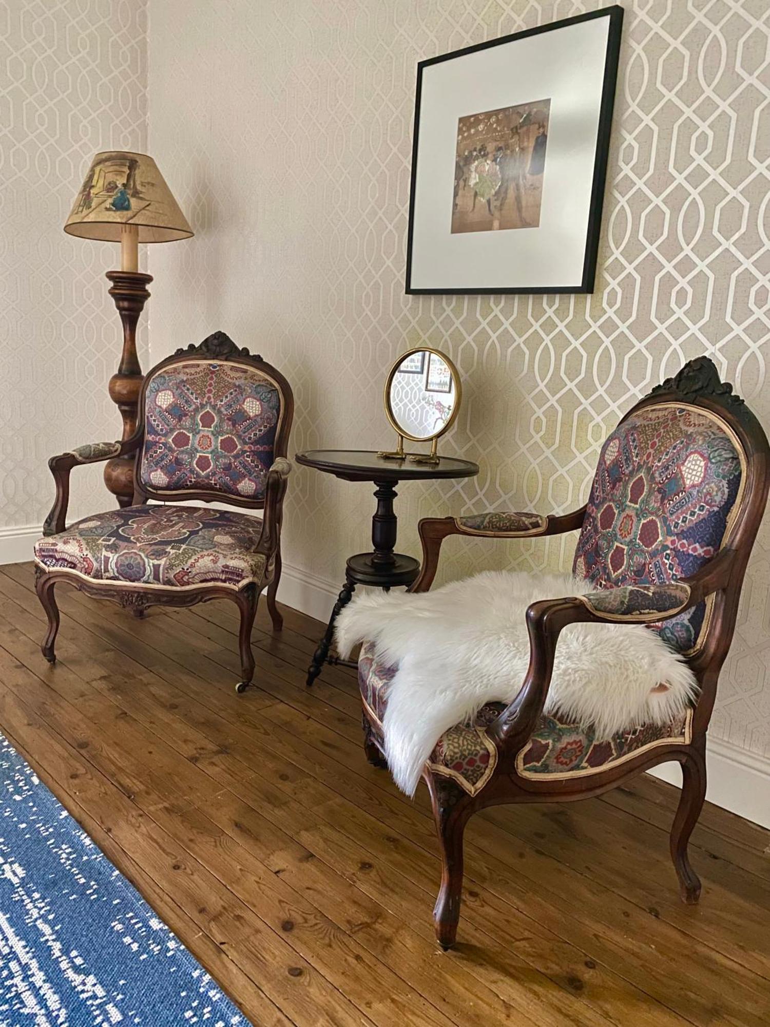 Chateau De Gouyas Bed & Breakfast *