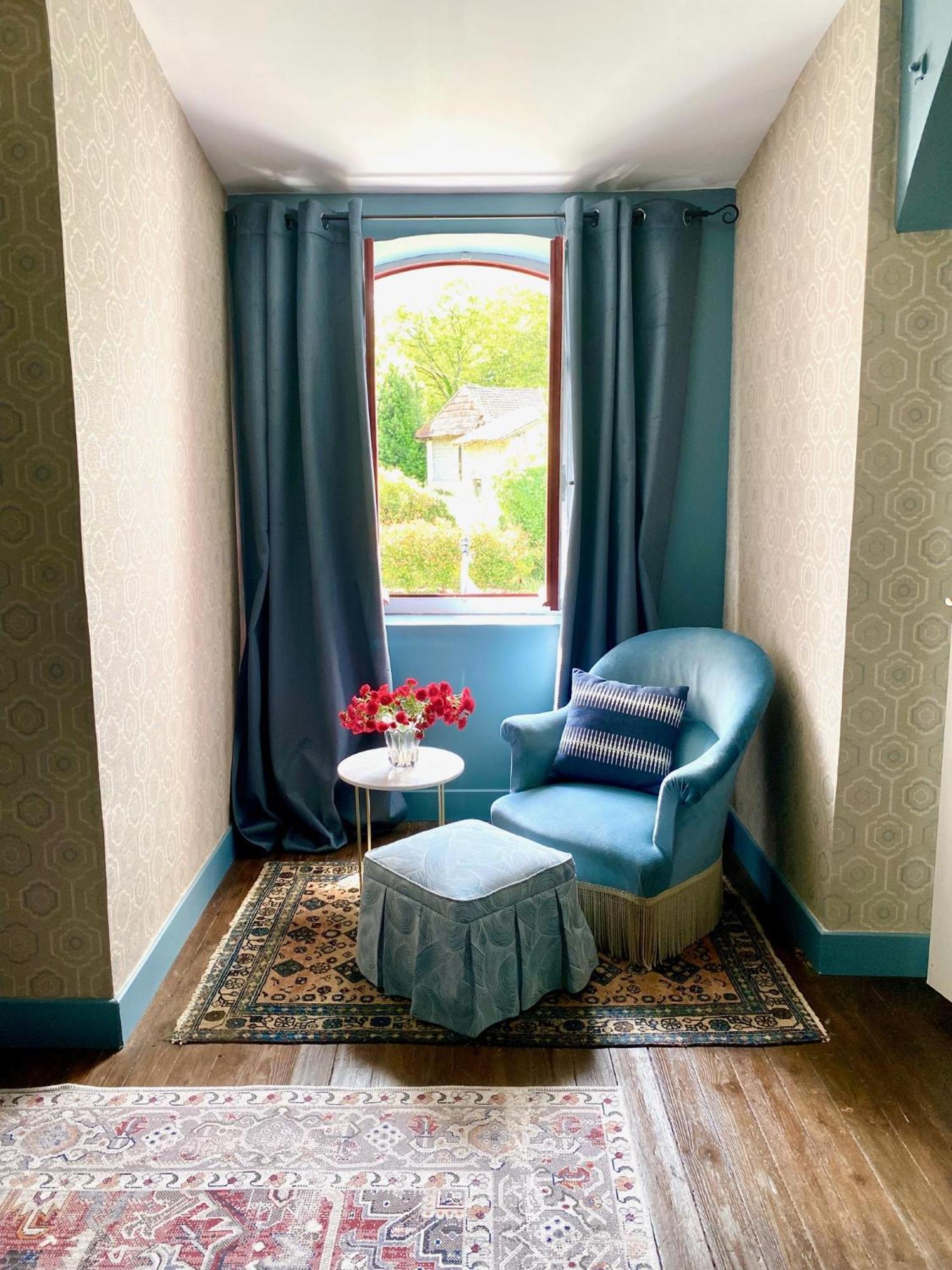 Chateau De Gouyas Bed & Breakfast